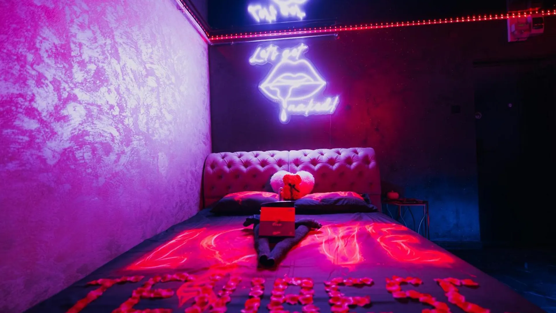 Apartment Jacuzzl & Love Bucharest